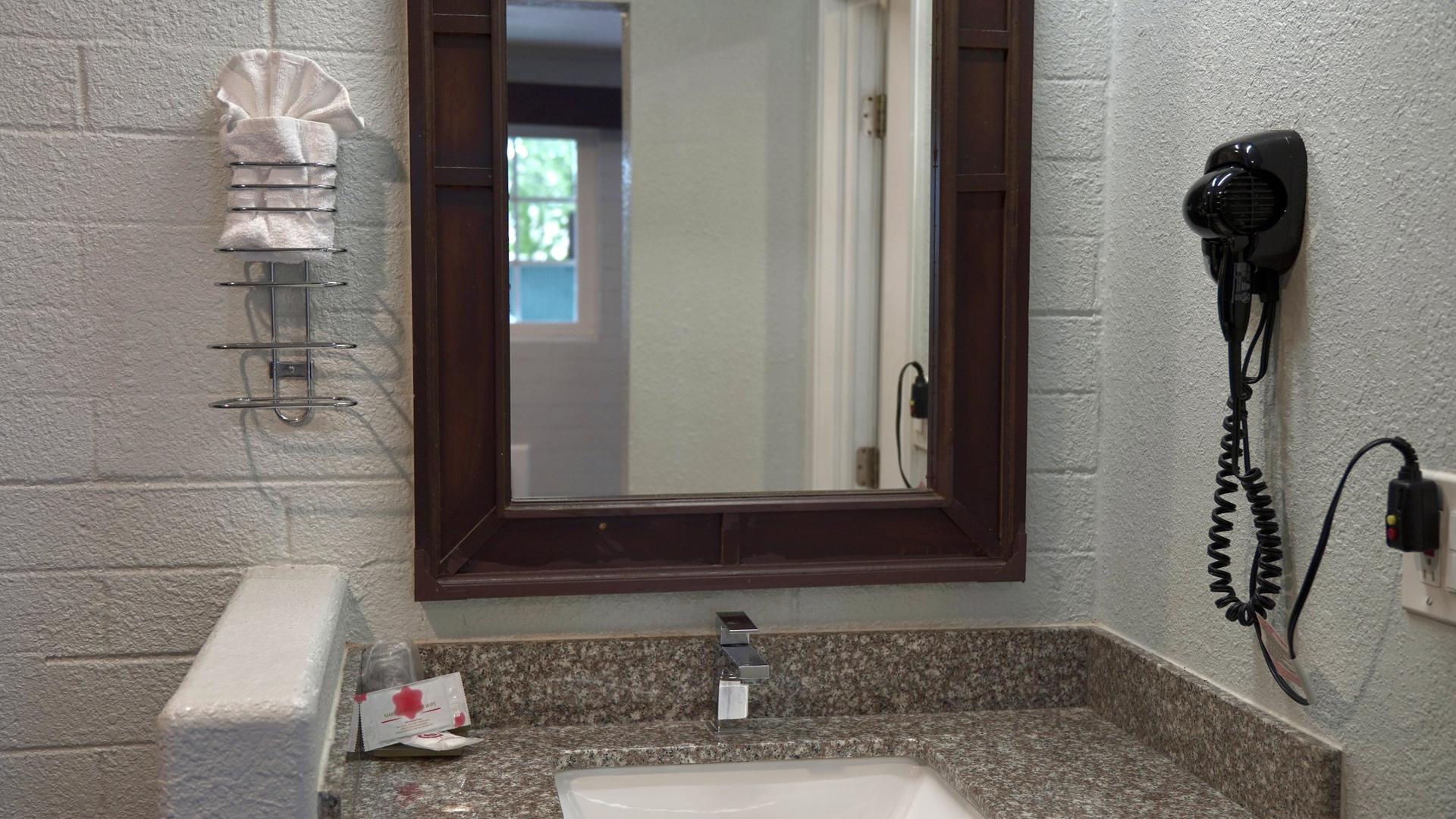Vanity and sink area