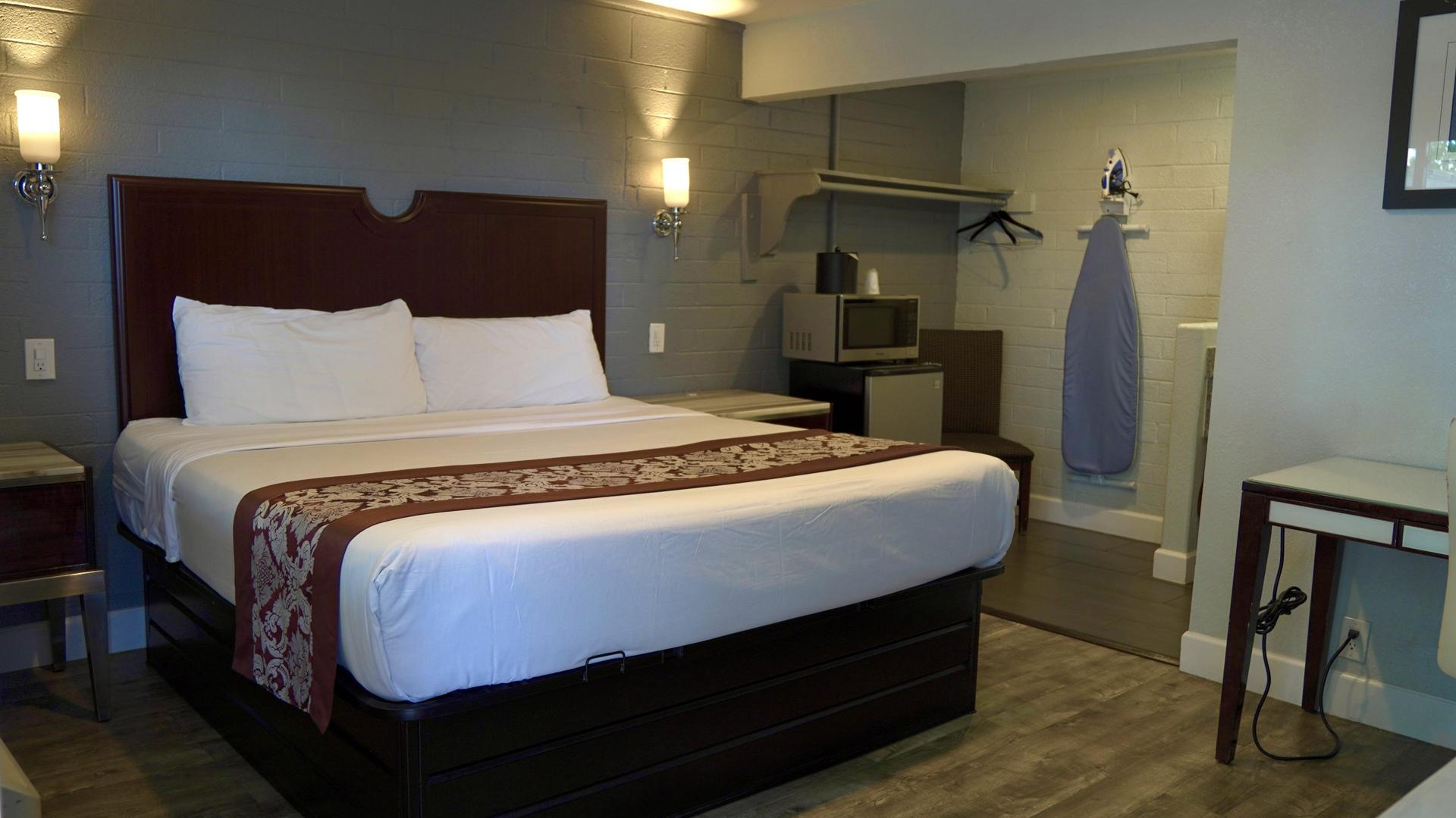 King room with desk and microwave area